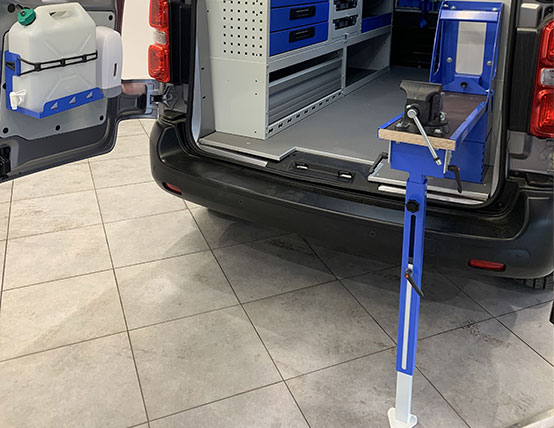 Utilitaire équipé de matériel professionel