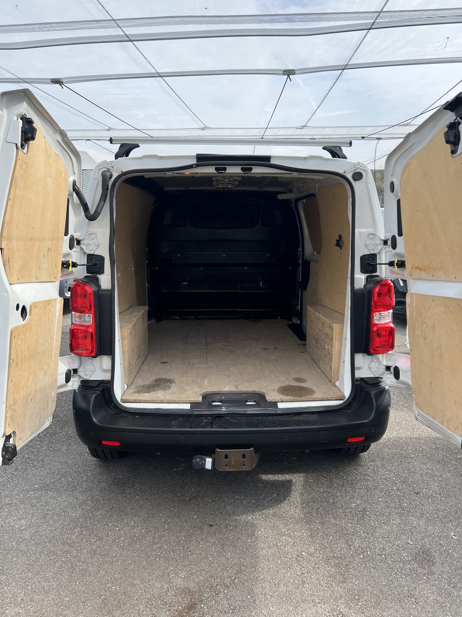 Peugeot Expert Standard Asphalt B-hdi 145 – Image 5